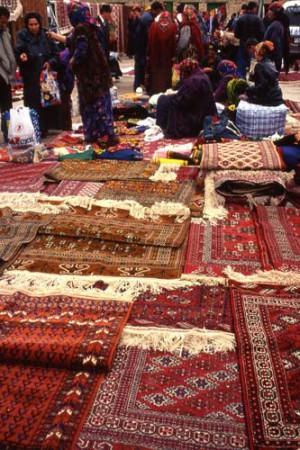 Ashgabat - Tolkuchka Baazar - tappeti